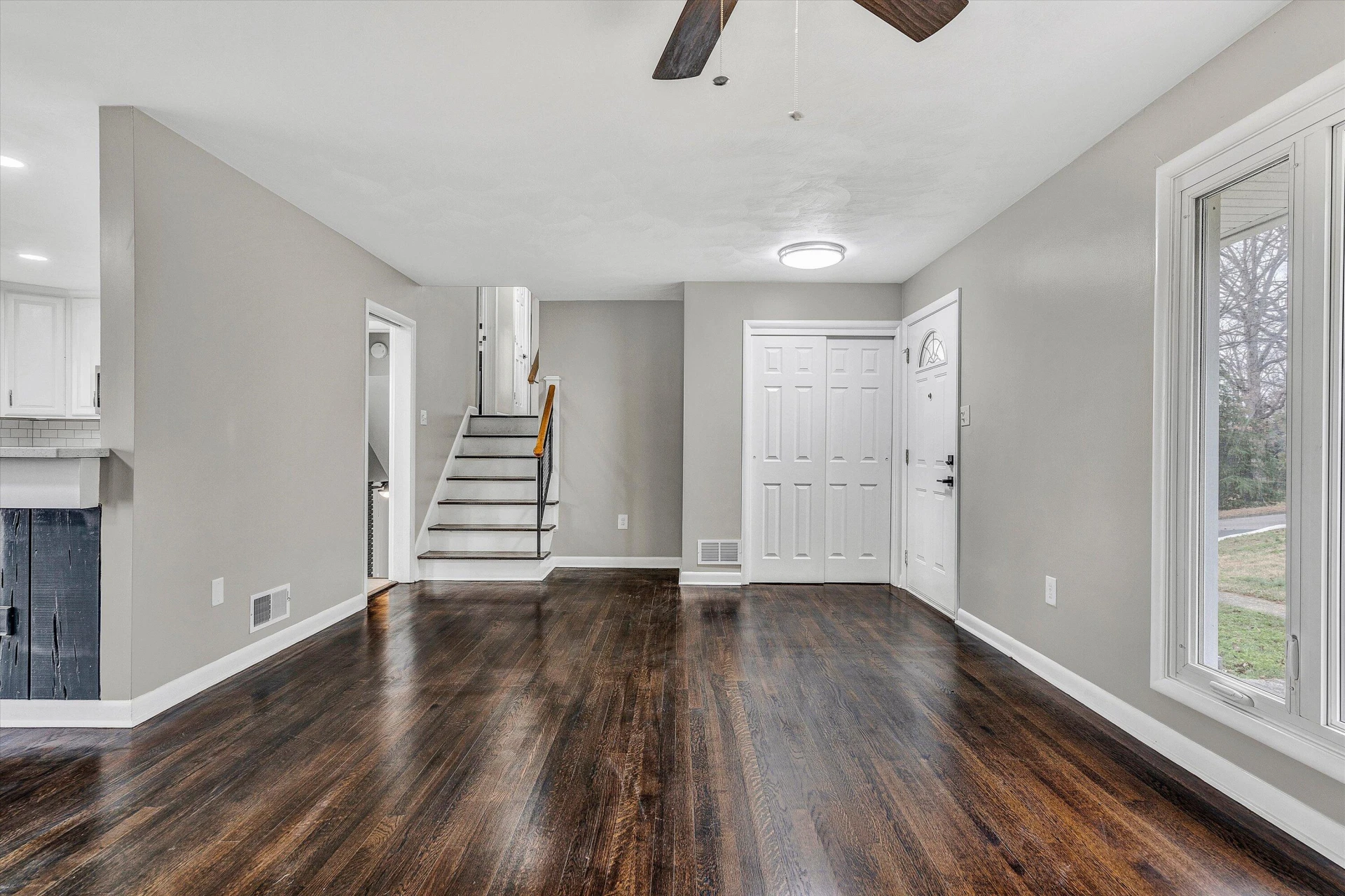 2501 MAYCREST ST - Photo 3