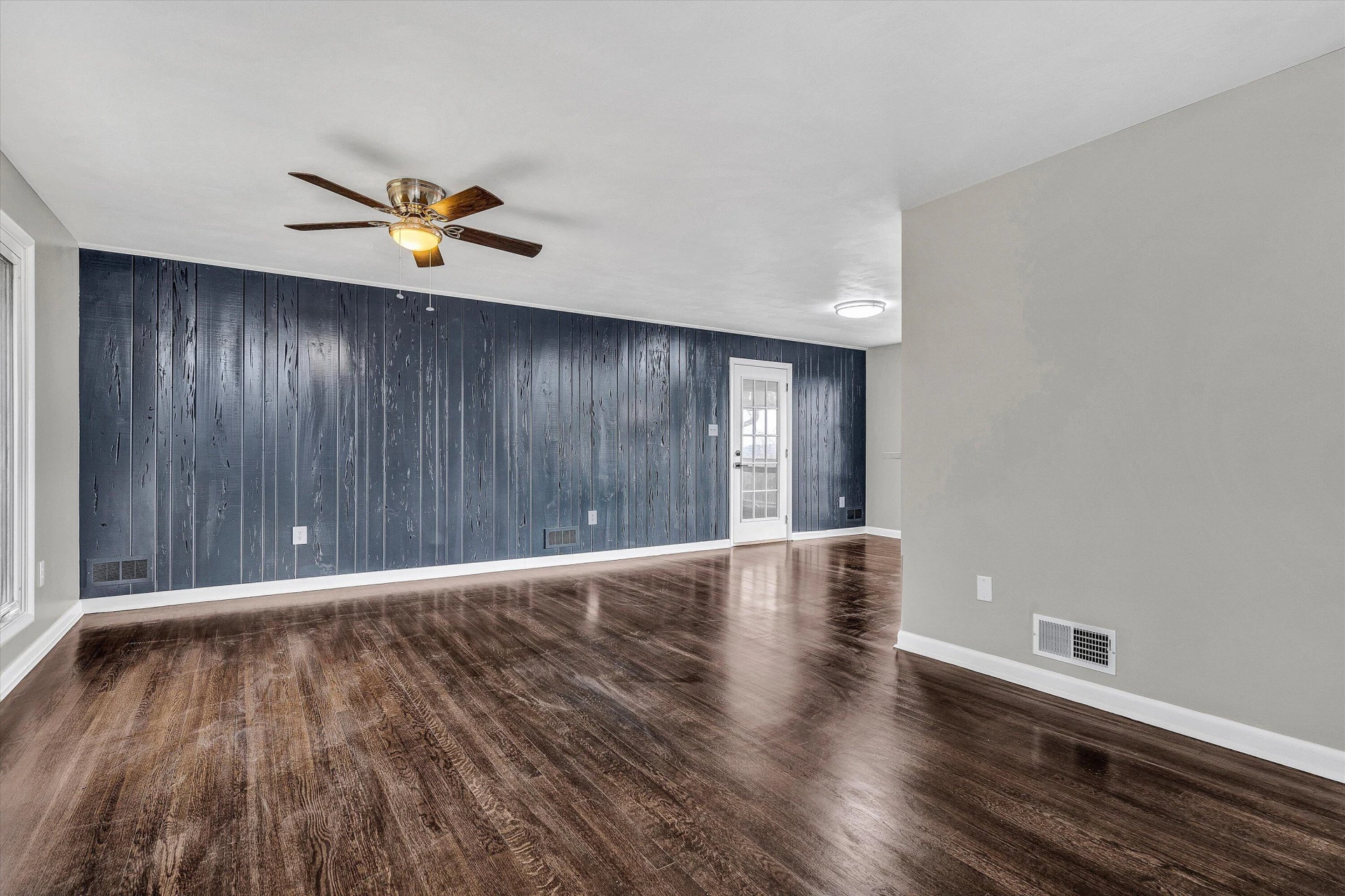 2501 MAYCREST ST - Photo 4