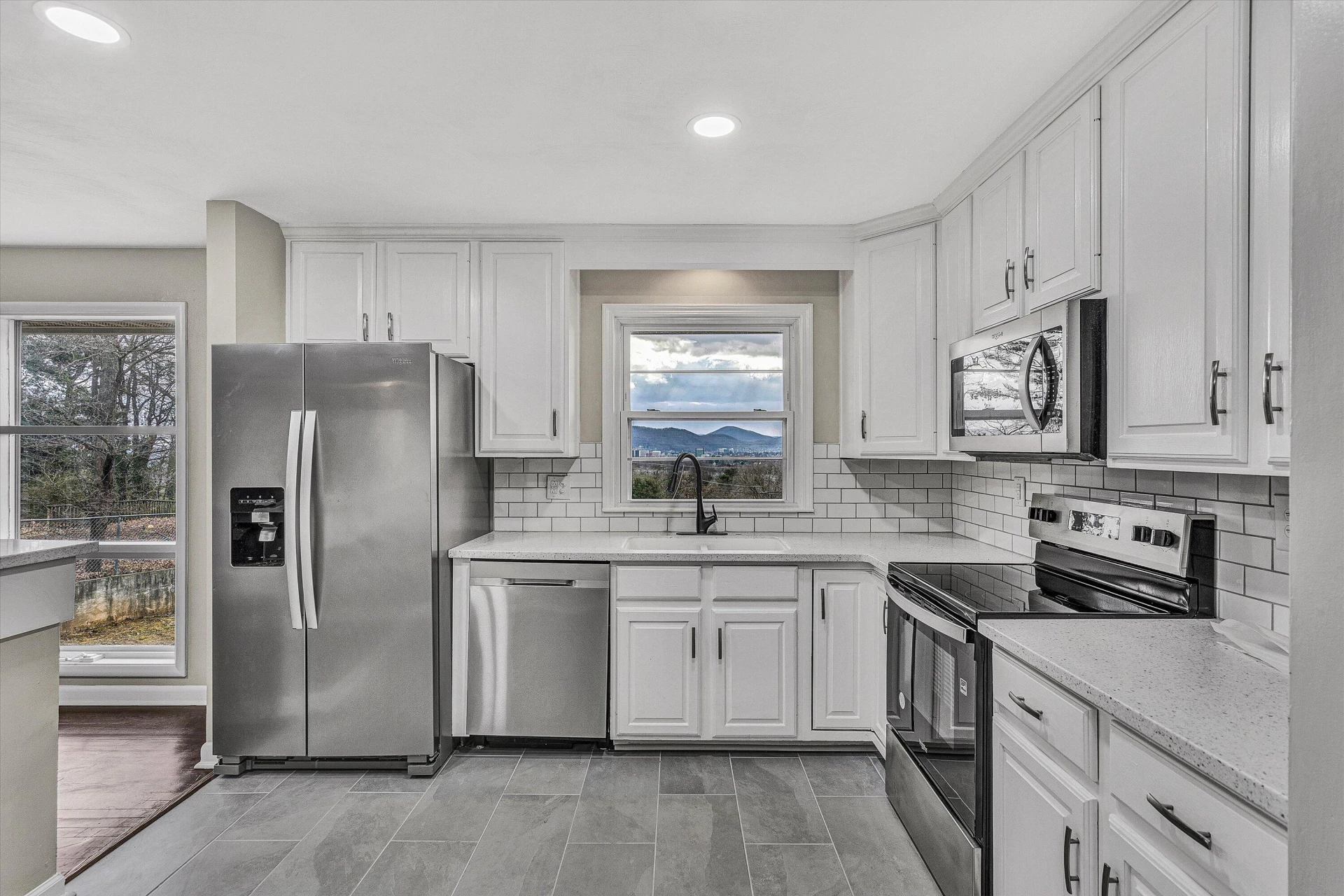 2501 MAYCREST ST - Photo 5