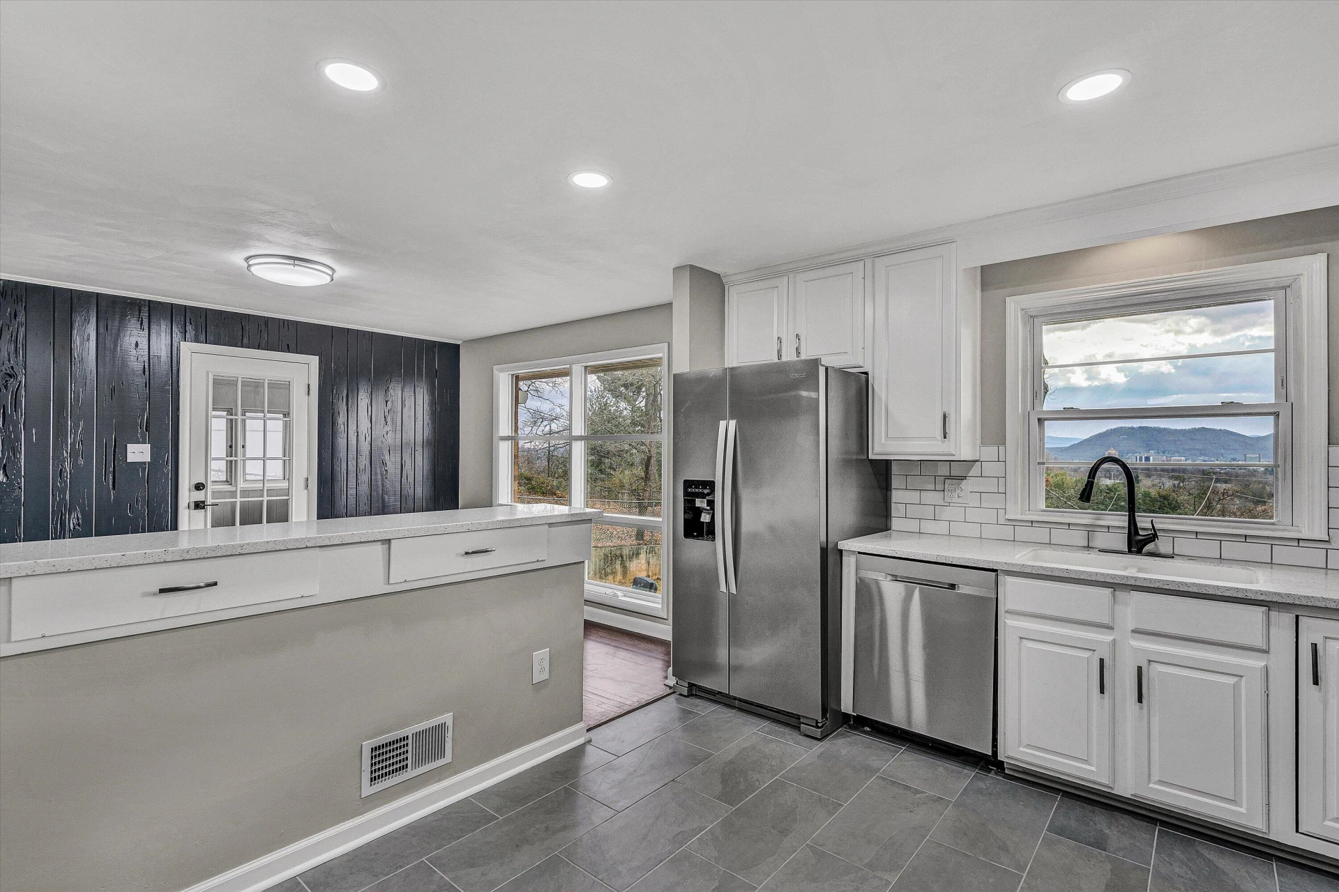2501 MAYCREST ST - Photo 6