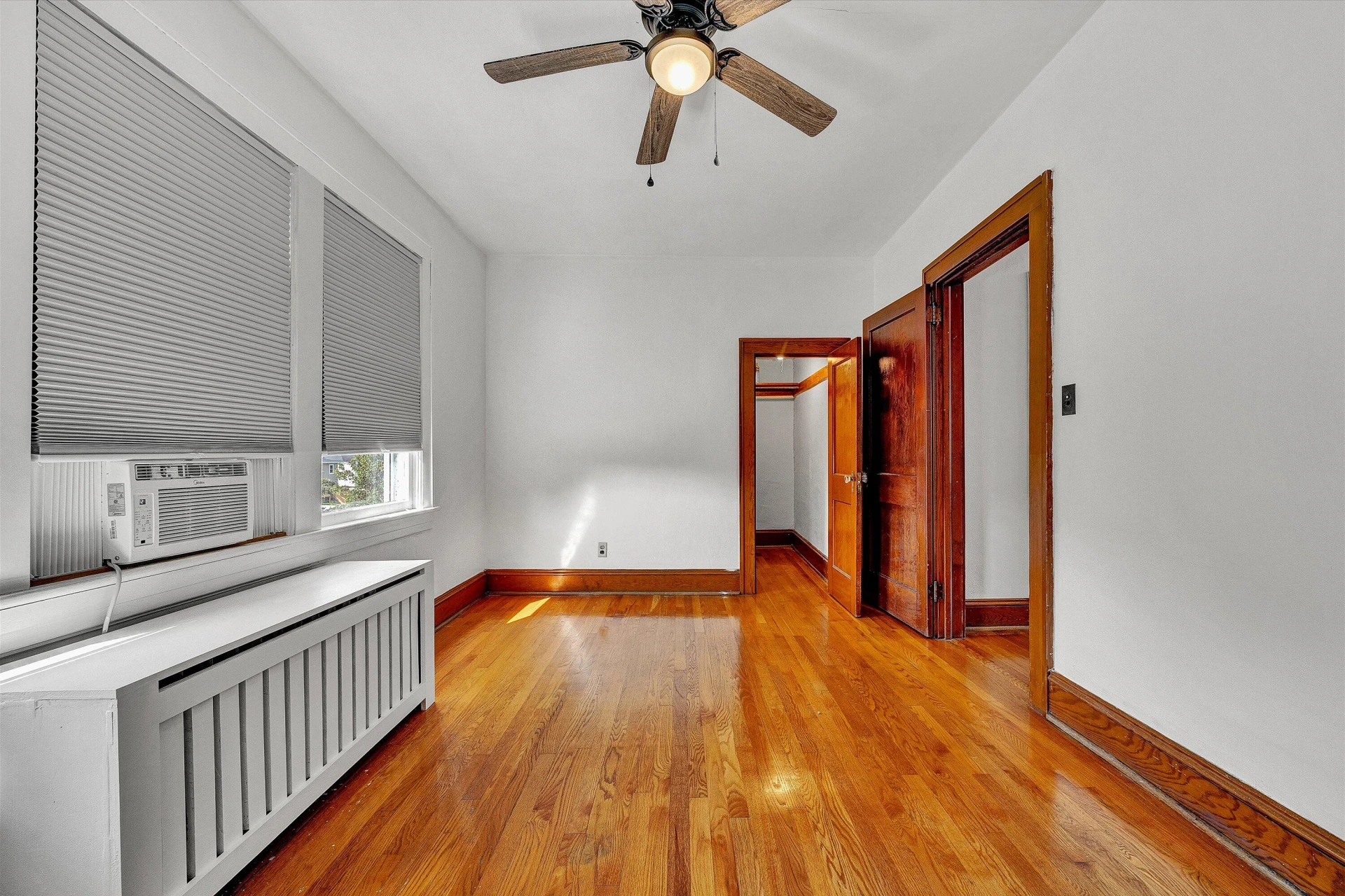 706 Montrose AVE - Photo 20