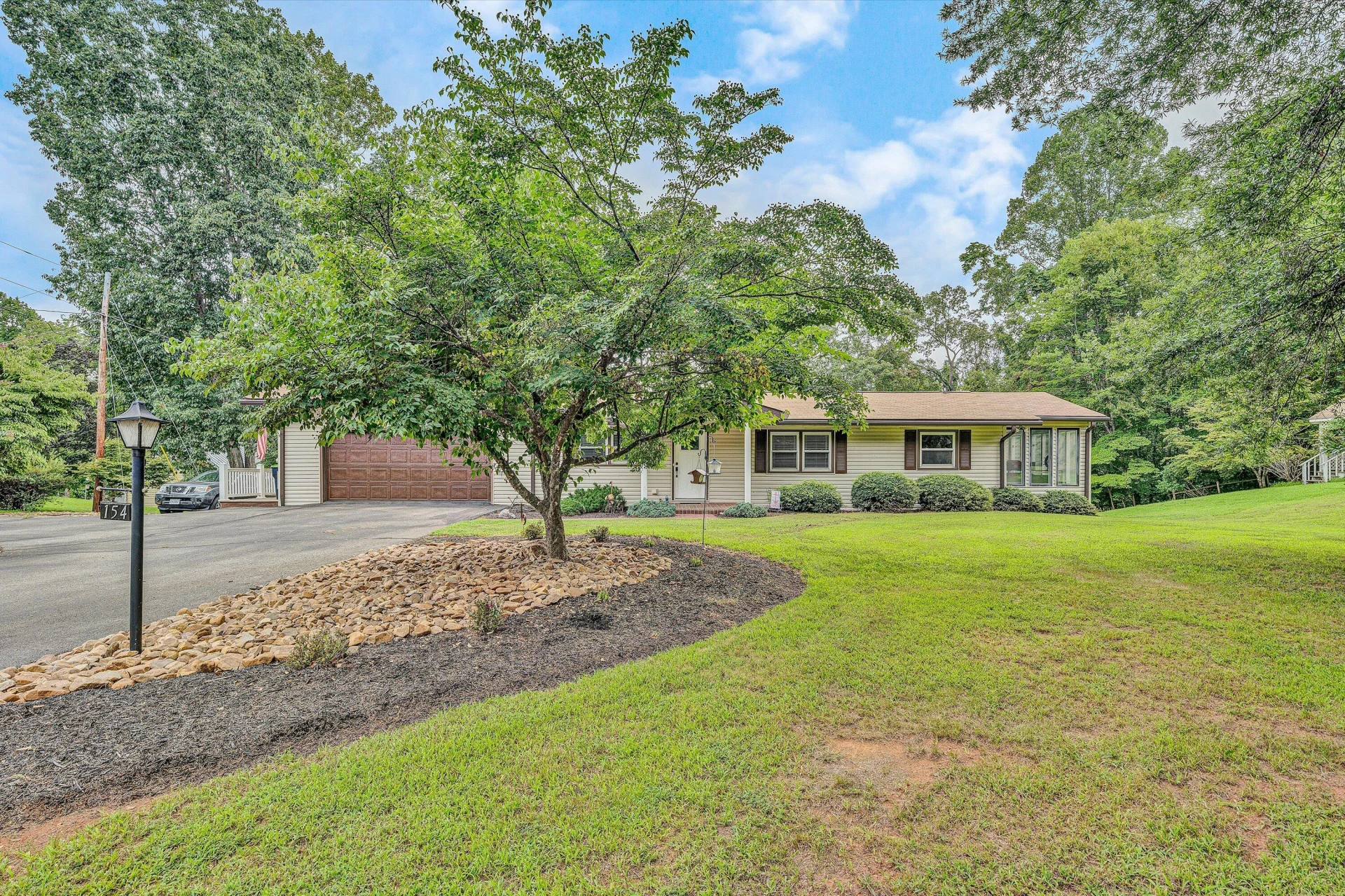 154 Brooks Point LN - Photo 58