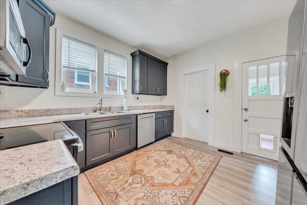 1714 Kenwood BLVD - Photo 16