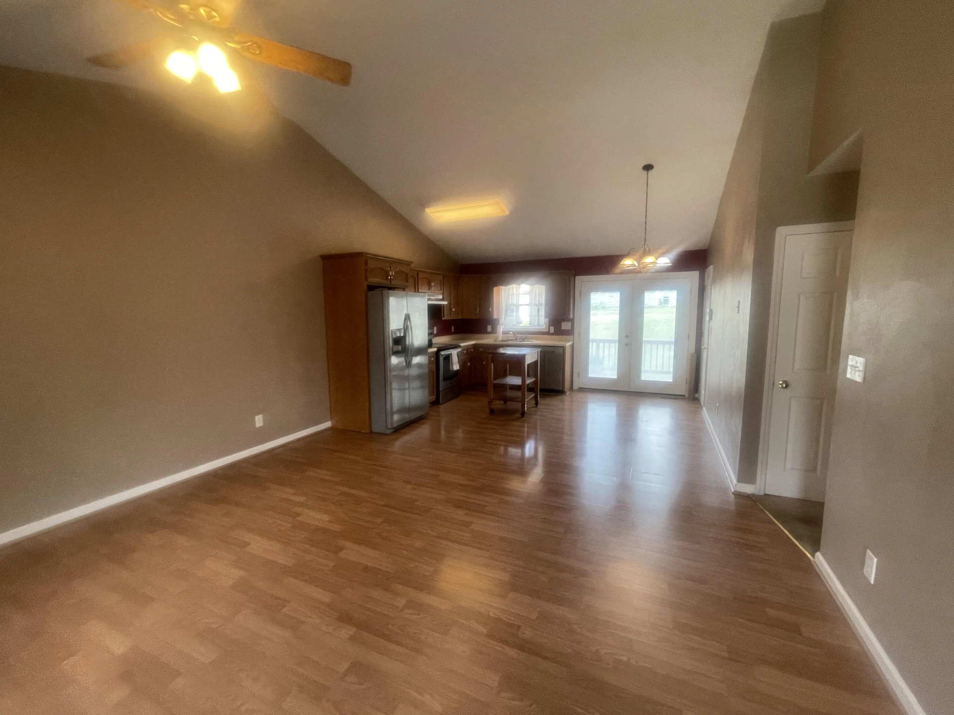 1621 24th ST - Photo 2