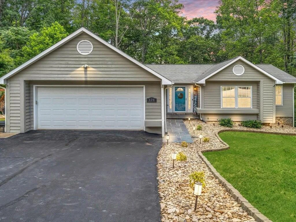 179 Homestead CT