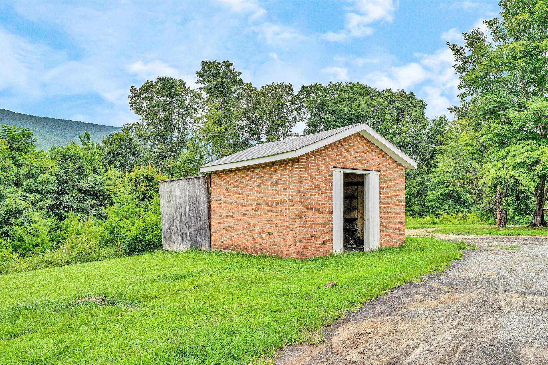 9561 Upper Craigs Creek RD - Photo 43
