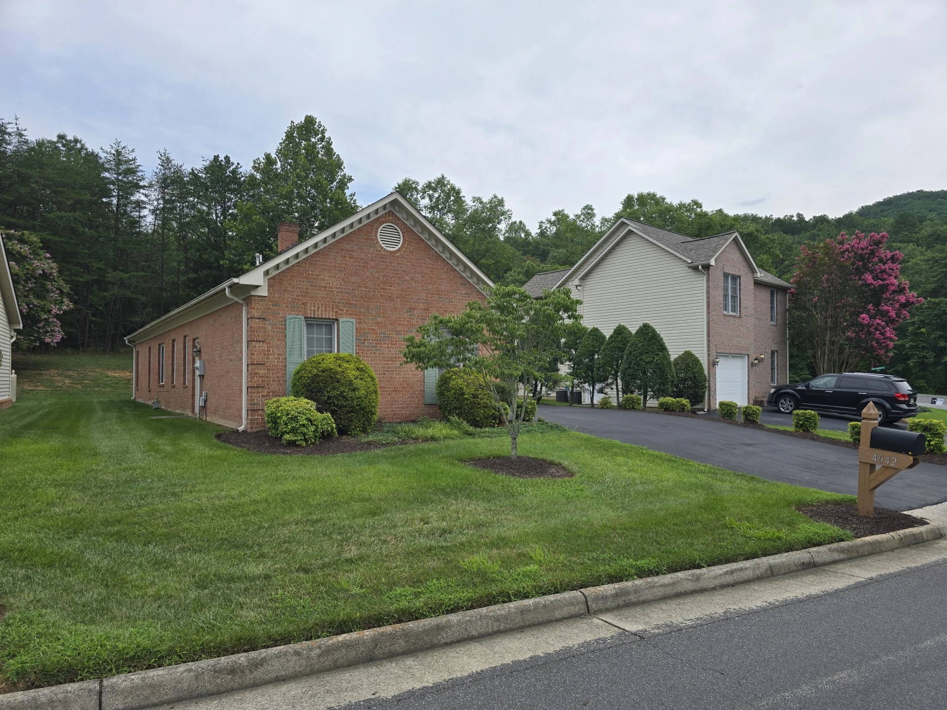 4042 Parkway Place DR - Photo 2