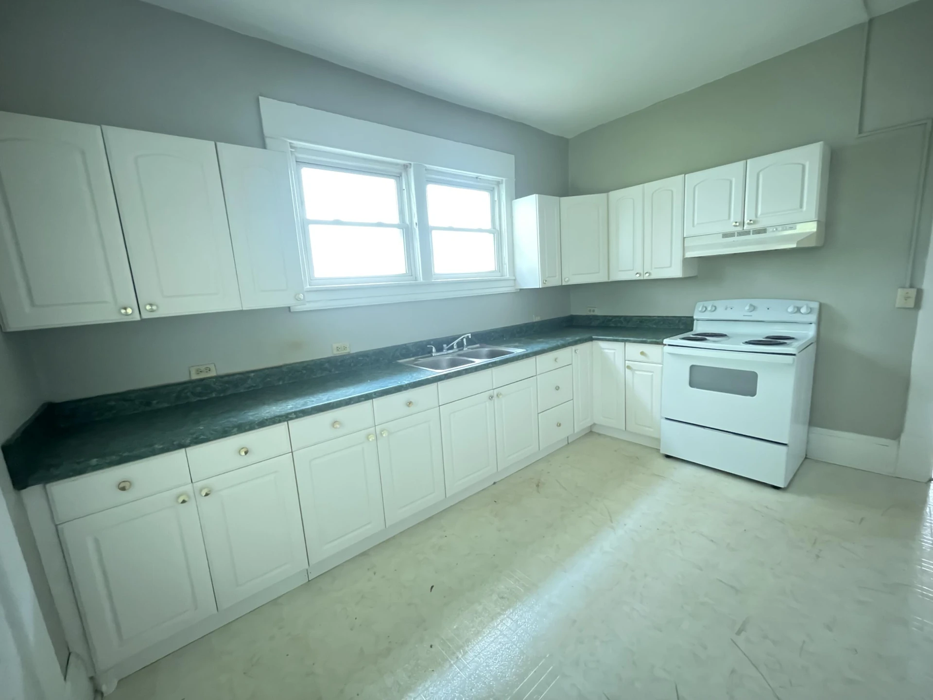 670 Morrill AVE - Photo 7