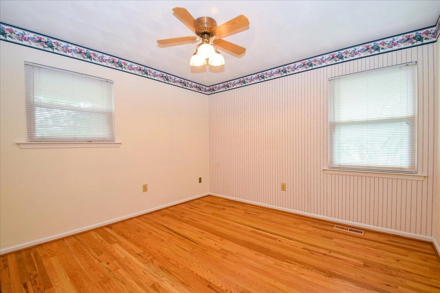 5528 Cove RD - Photo 16