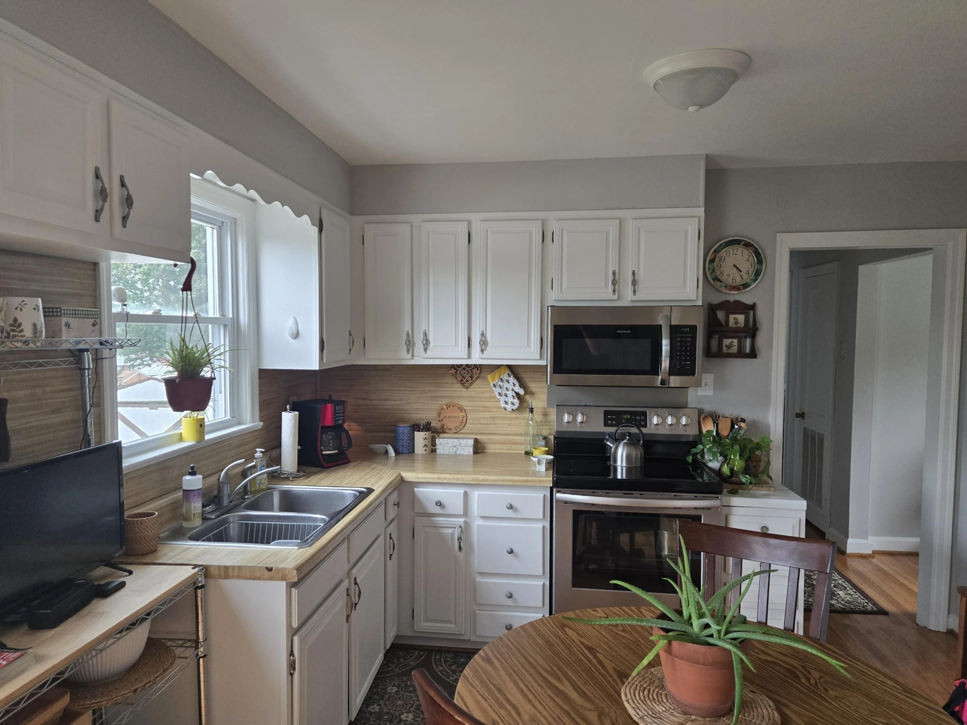 4803 Hazelridge RD - Photo 3