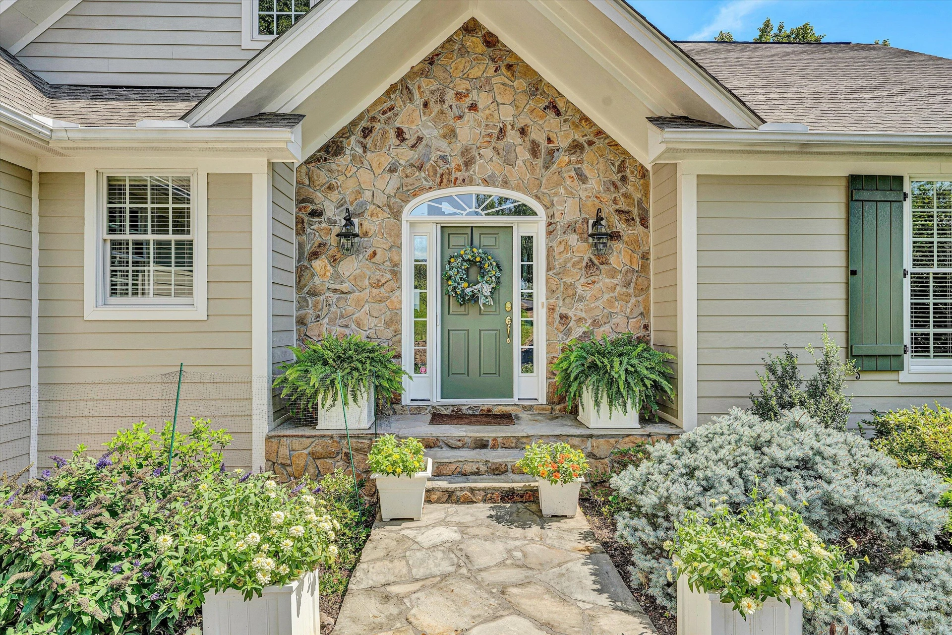 127 Pacific AVE - Photo 9