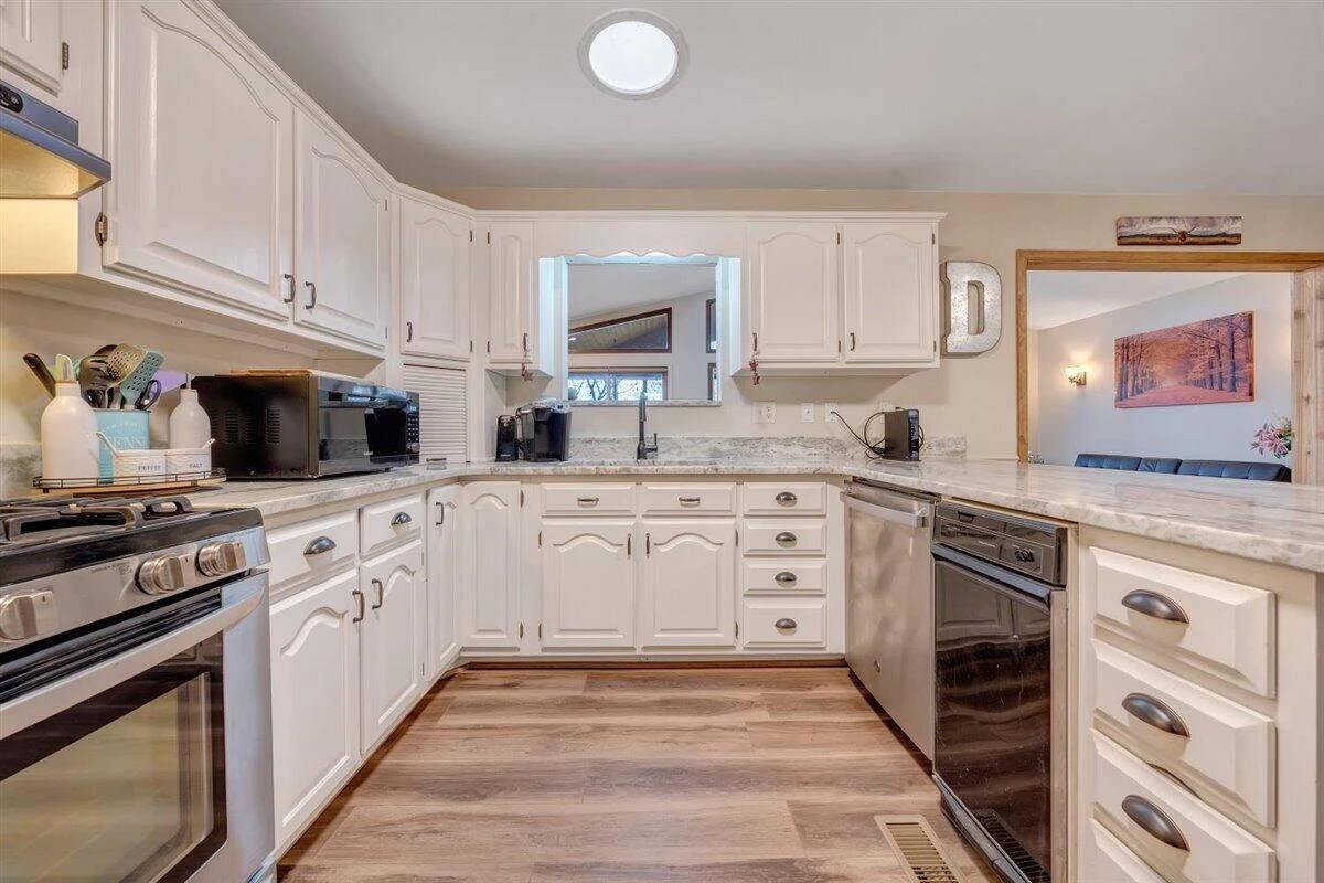 112 Pleasure Point DR - Photo 11