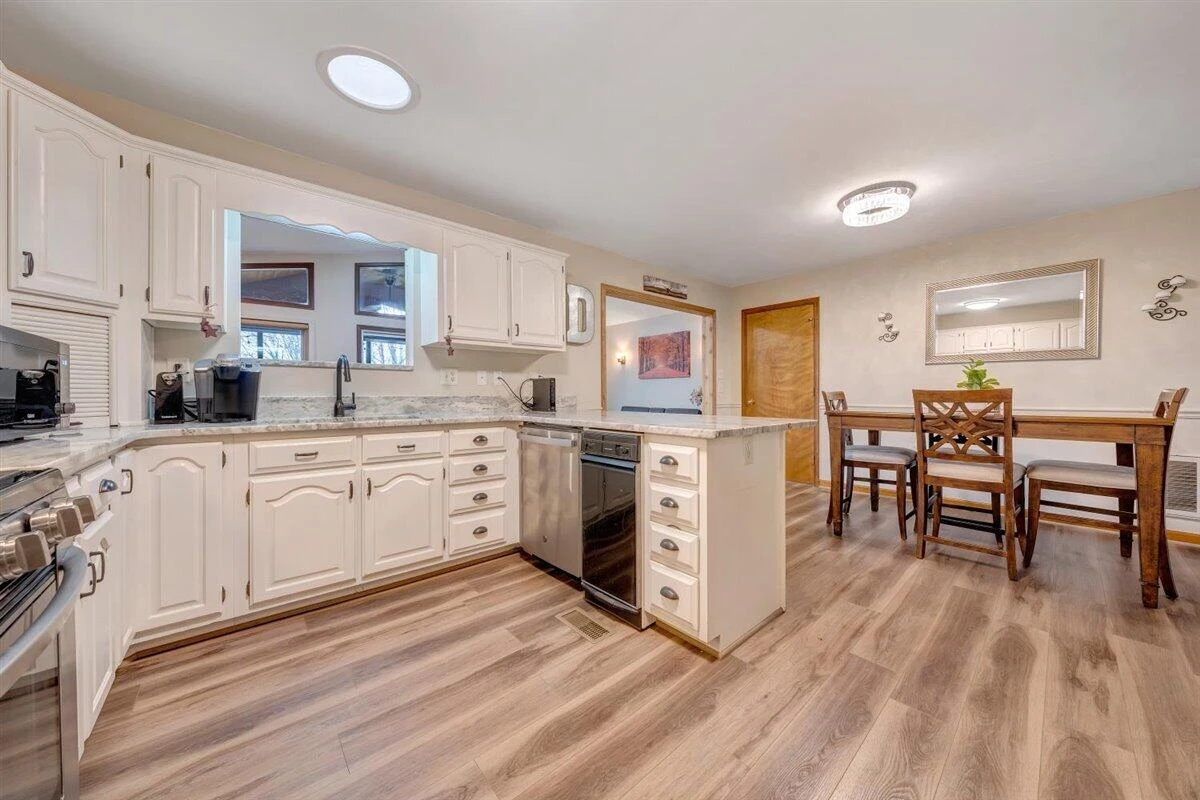 112 Pleasure Point DR - Photo 12