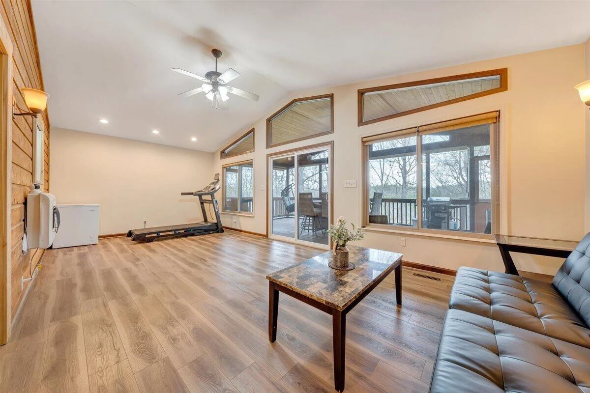 112 Pleasure Point DR - Photo 15