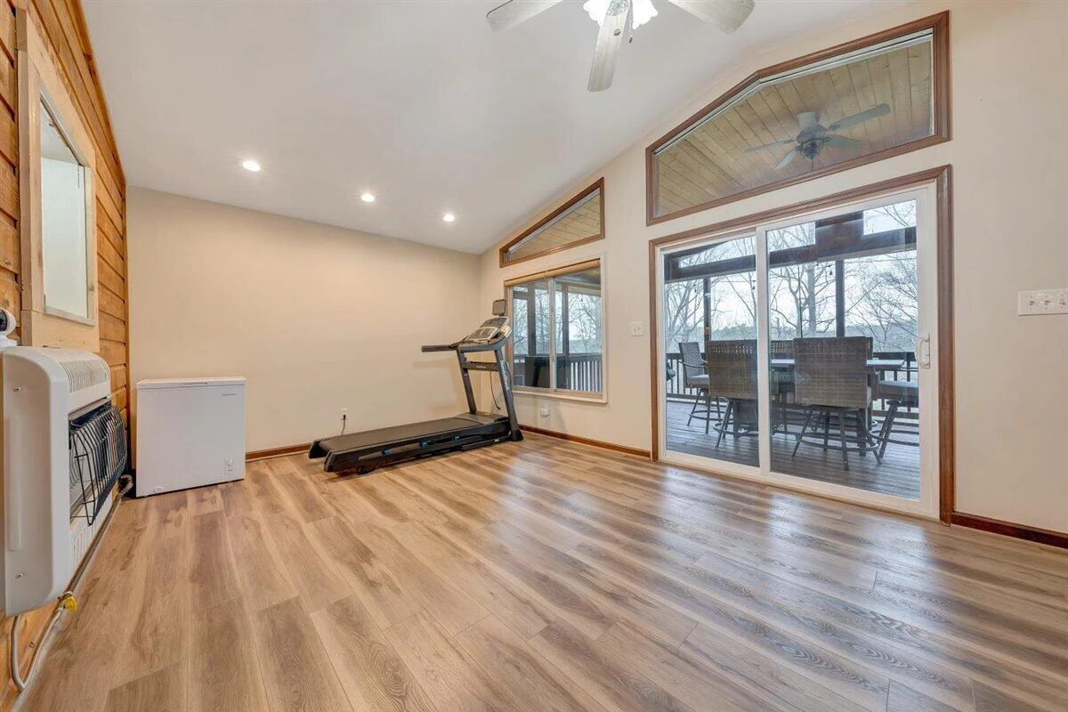 112 Pleasure Point DR - Photo 18