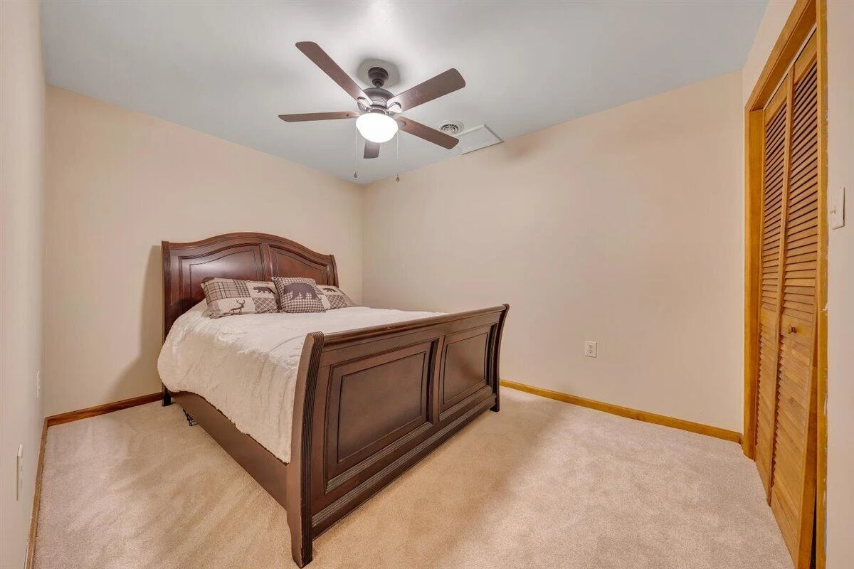 112 Pleasure Point DR - Photo 32