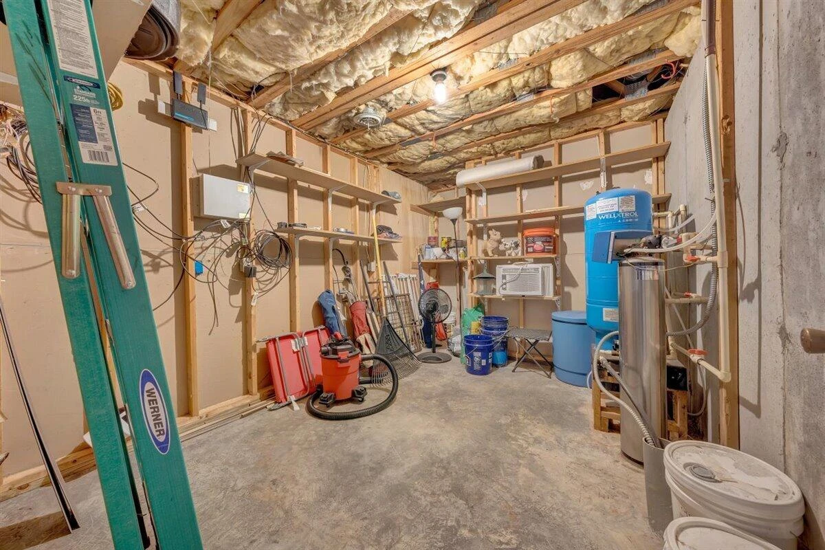 112 Pleasure Point DR - Photo 36