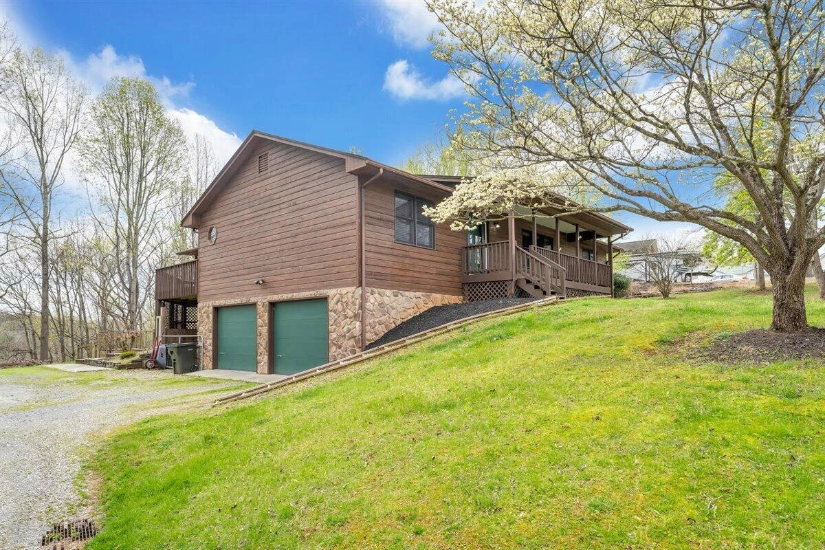 112 Pleasure Point DR - Photo 43