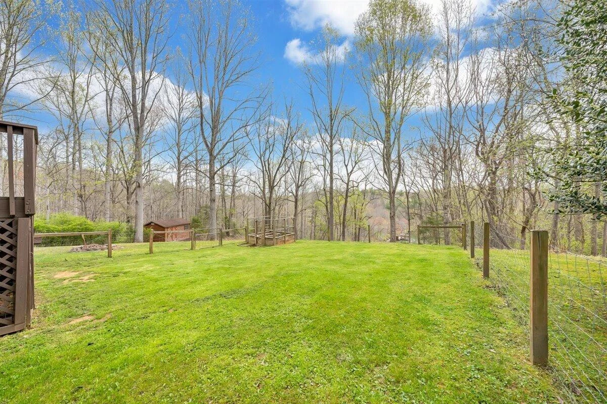 112 Pleasure Point DR - Photo 48