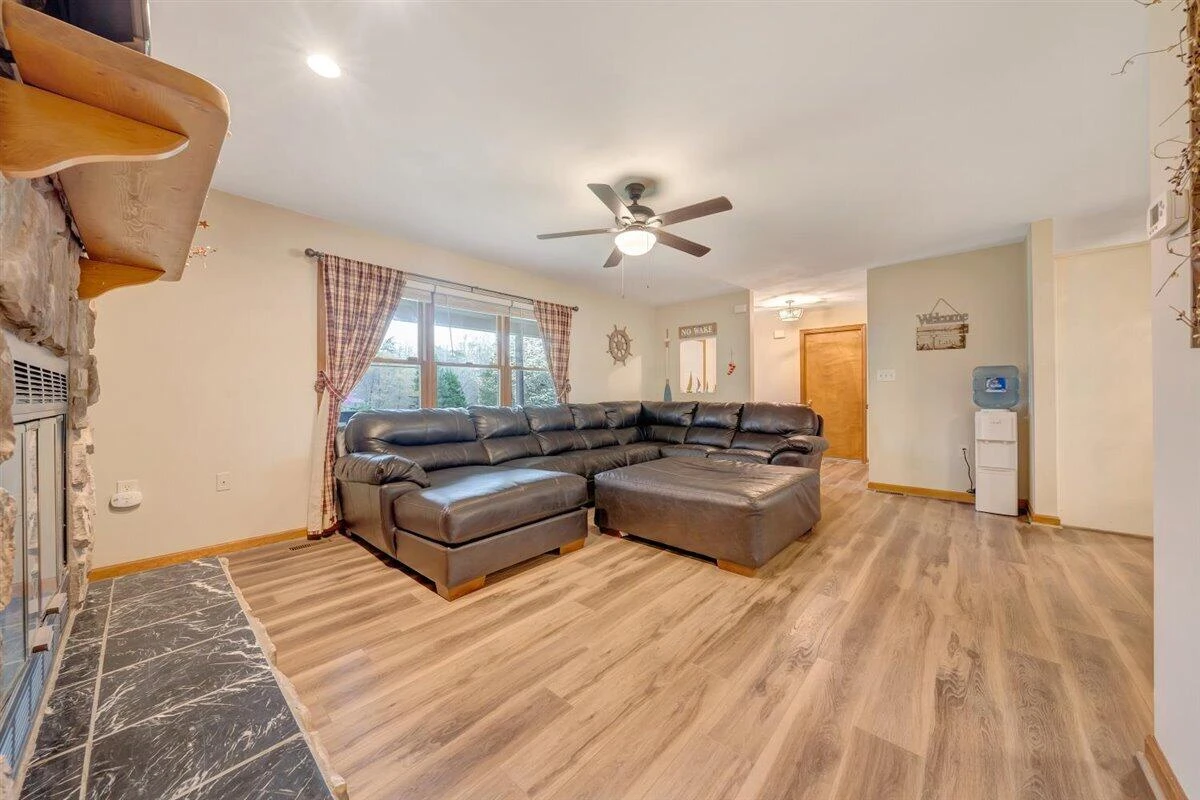 112 Pleasure Point DR - Photo 5
