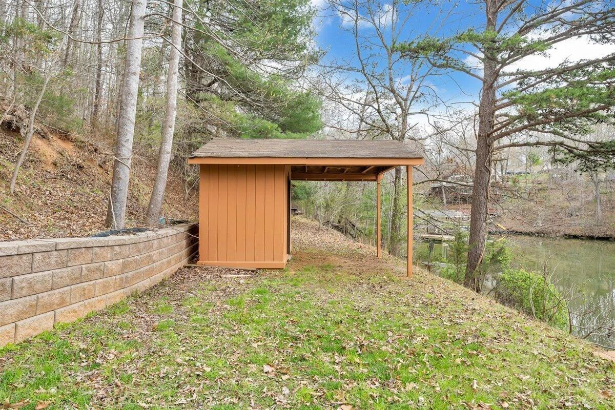 112 Pleasure Point DR - Photo 52