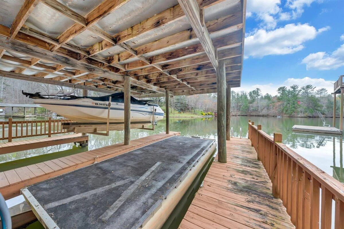 112 Pleasure Point DR - Photo 58