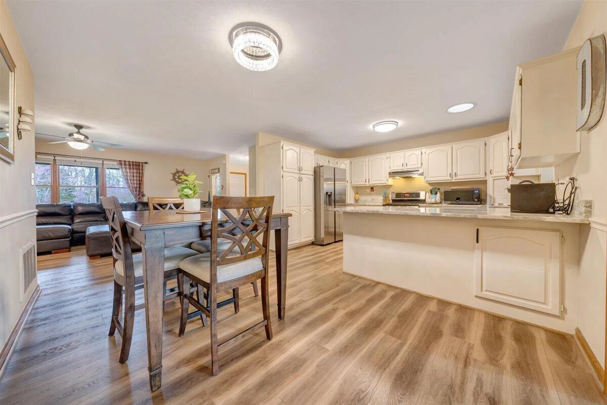 112 Pleasure Point DR - Photo 8