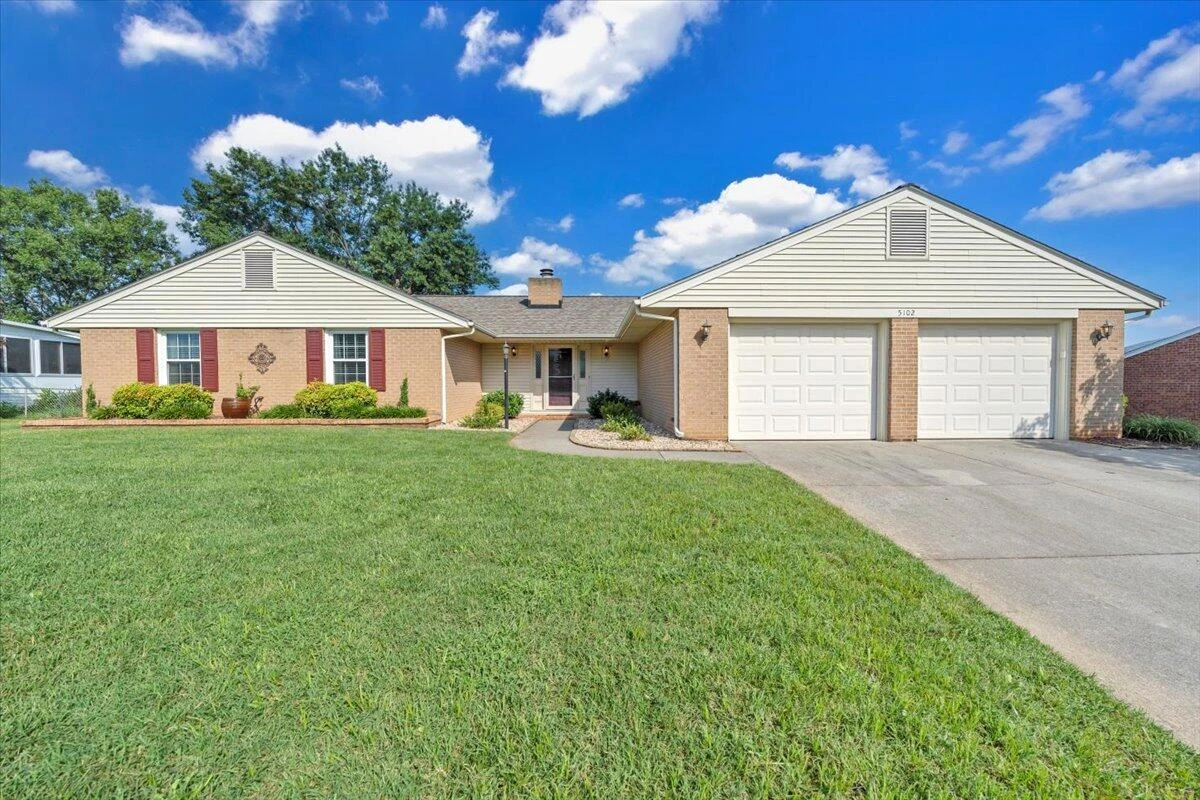 5102 Jonathan LN