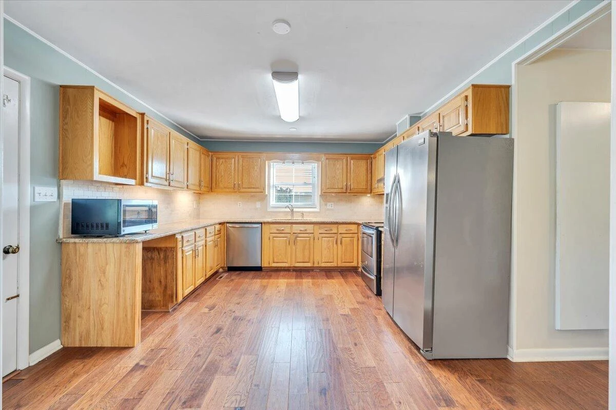5102 Jonathan LN - Photo 10