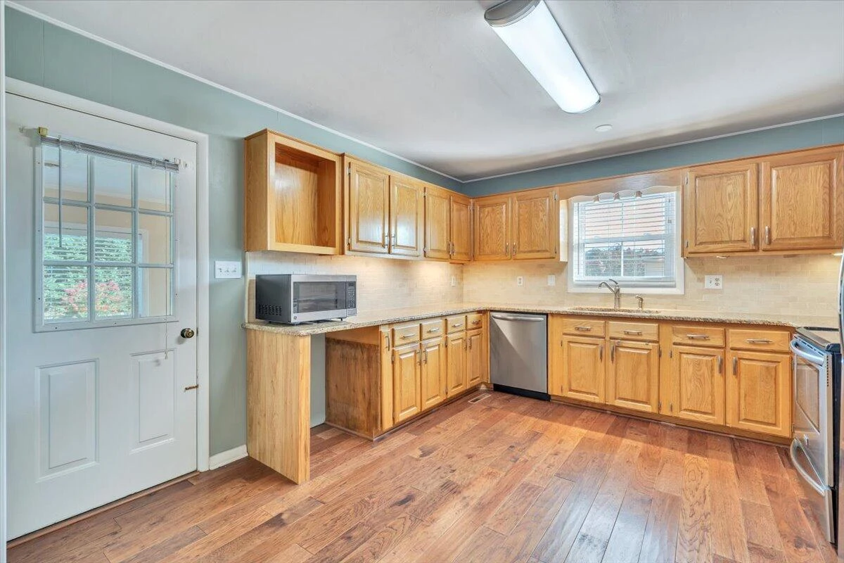 5102 Jonathan LN - Photo 11
