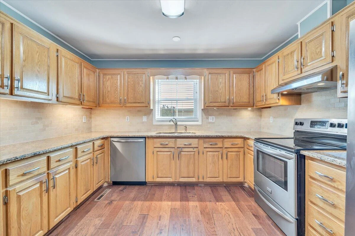 5102 Jonathan LN - Photo 12