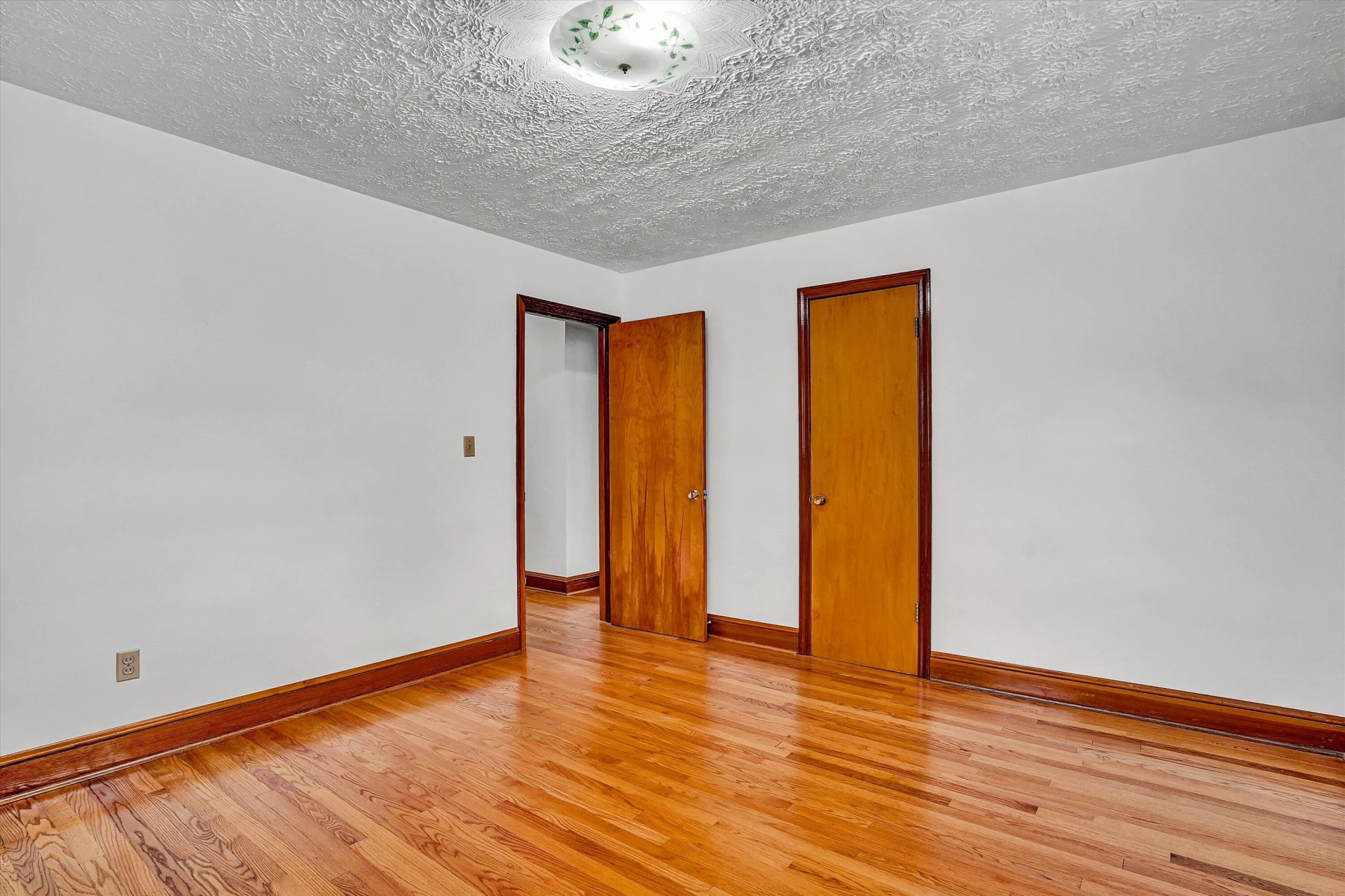 15 Whitten ST - Photo 18