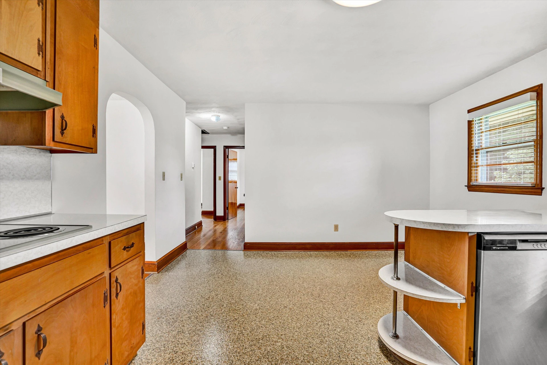 15 Whitten ST - Photo 11