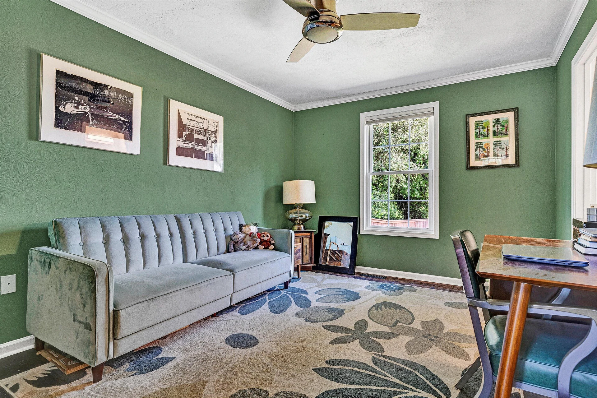 1027 Windsor AVE - Photo 10