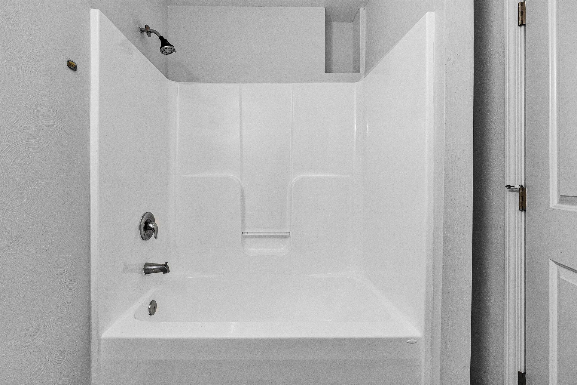 1027 Windsor AVE - Photo 13