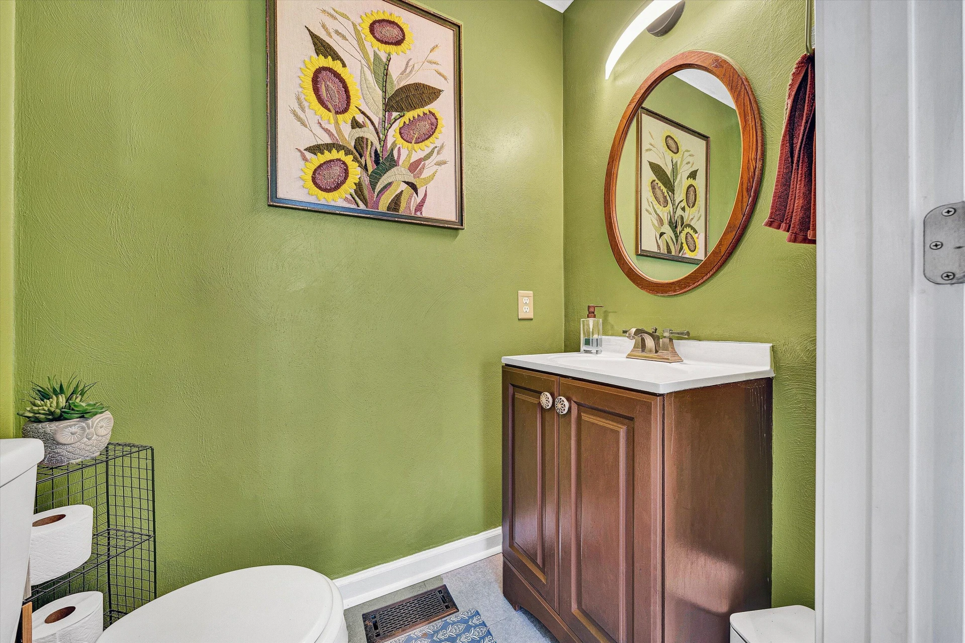 1027 Windsor AVE - Photo 14