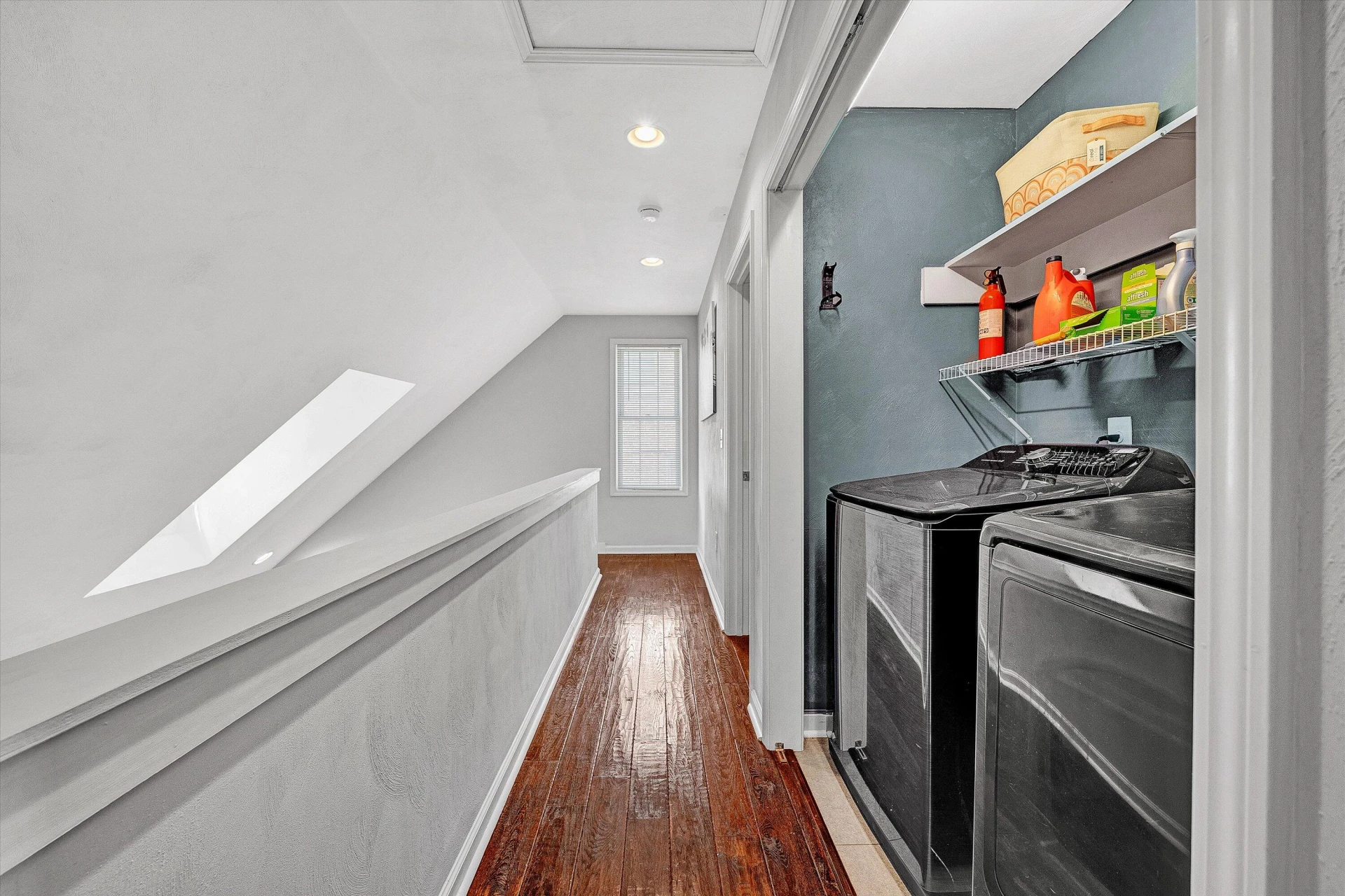 1027 Windsor AVE - Photo 19