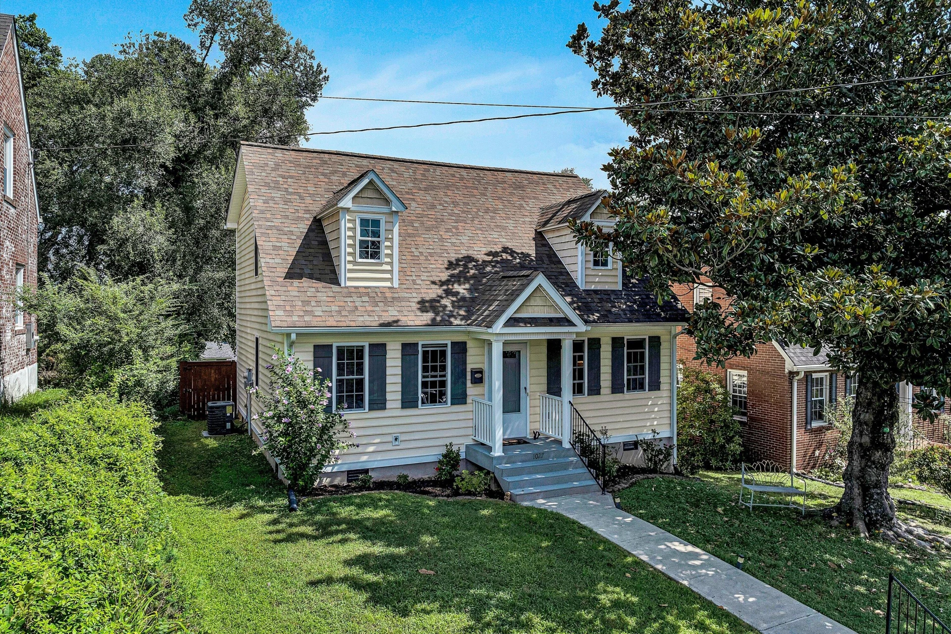 1027 Windsor AVE - Photo 30