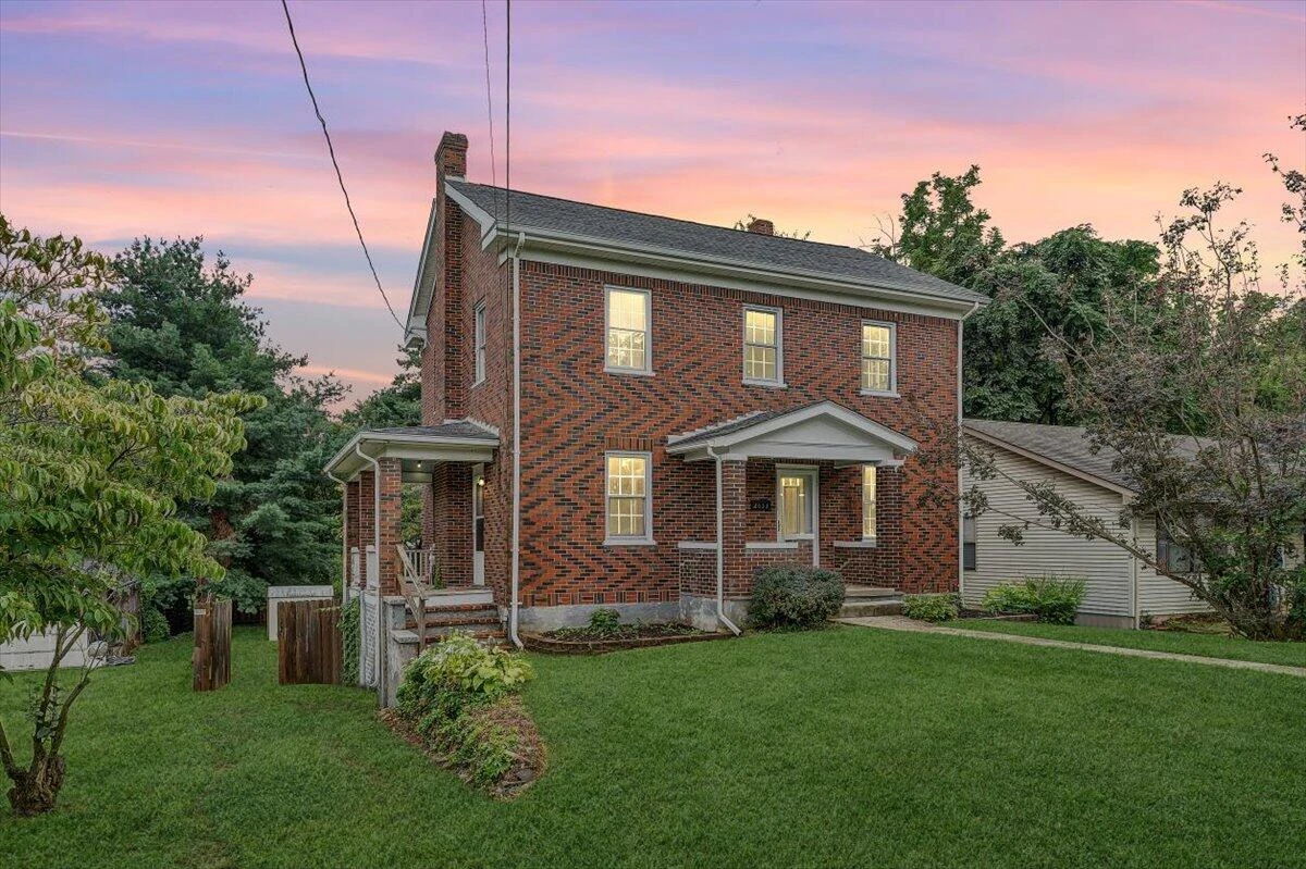 2633 Cedarhurst AVE