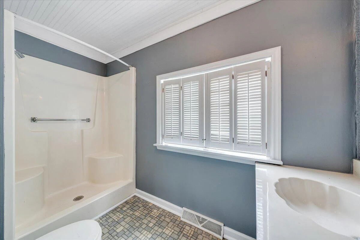 2633 Cedarhurst AVE - Photo 19