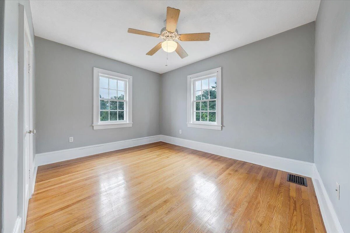 2633 Cedarhurst AVE - Photo 23