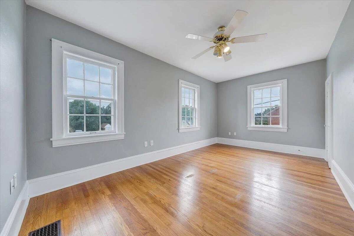2633 Cedarhurst AVE - Photo 24