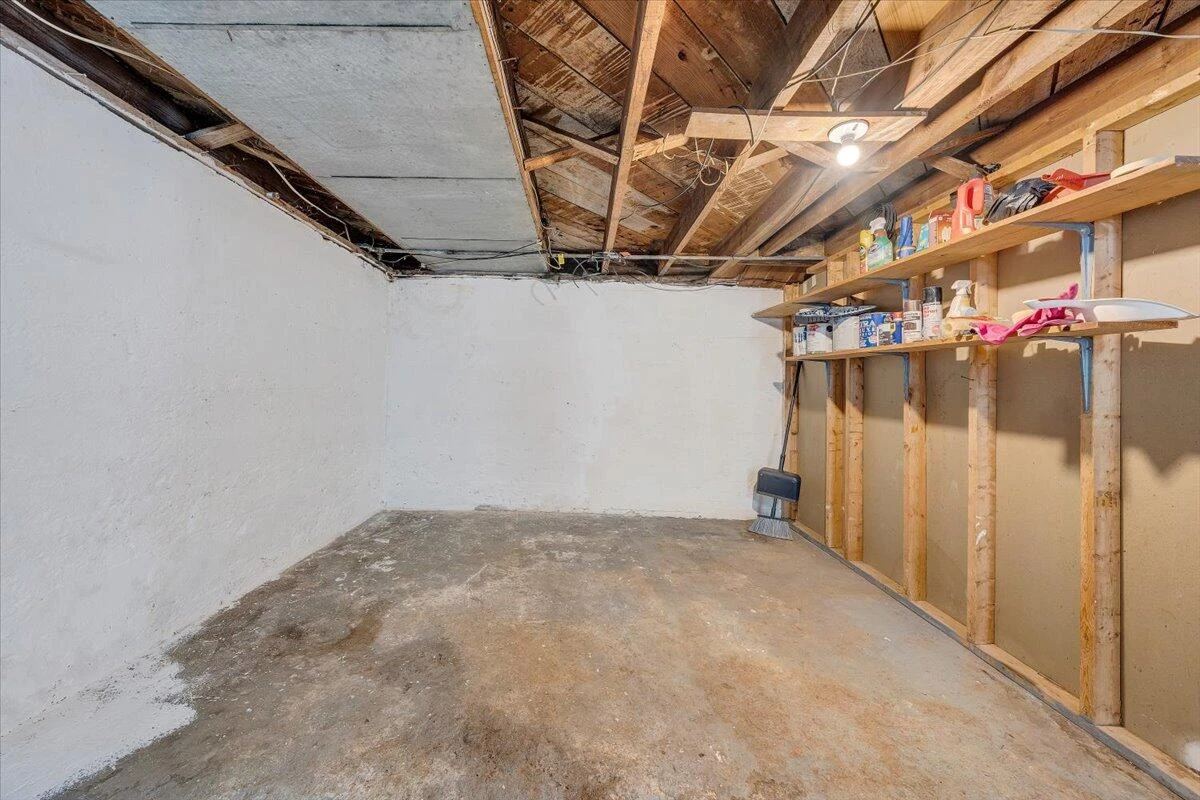 2633 Cedarhurst AVE - Photo 34