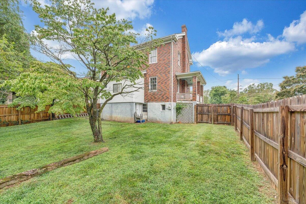 2633 Cedarhurst AVE - Photo 37
