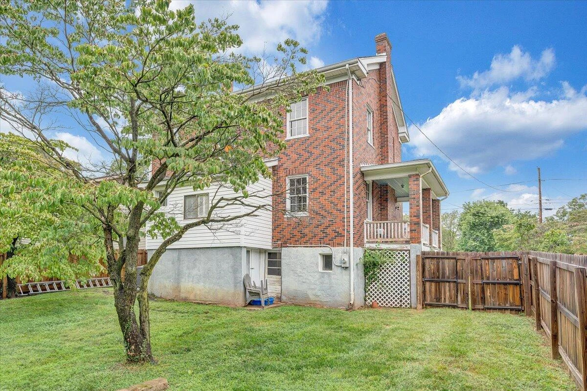 2633 Cedarhurst AVE - Photo 38