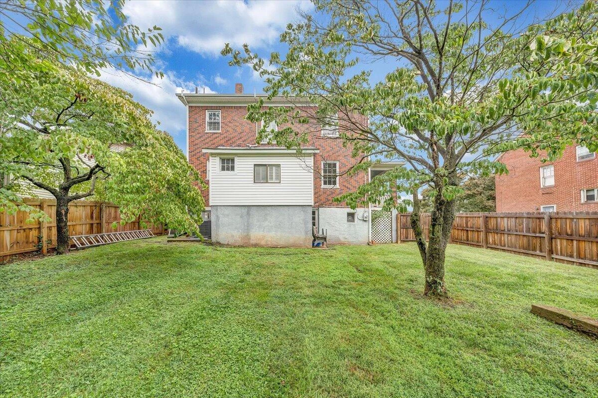2633 Cedarhurst AVE - Photo 39