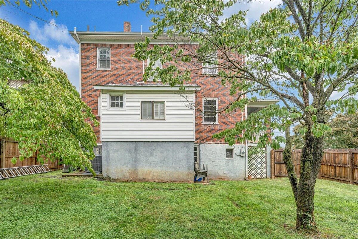 2633 Cedarhurst AVE - Photo 40