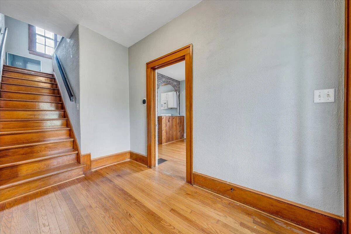 2633 Cedarhurst AVE - Photo 5