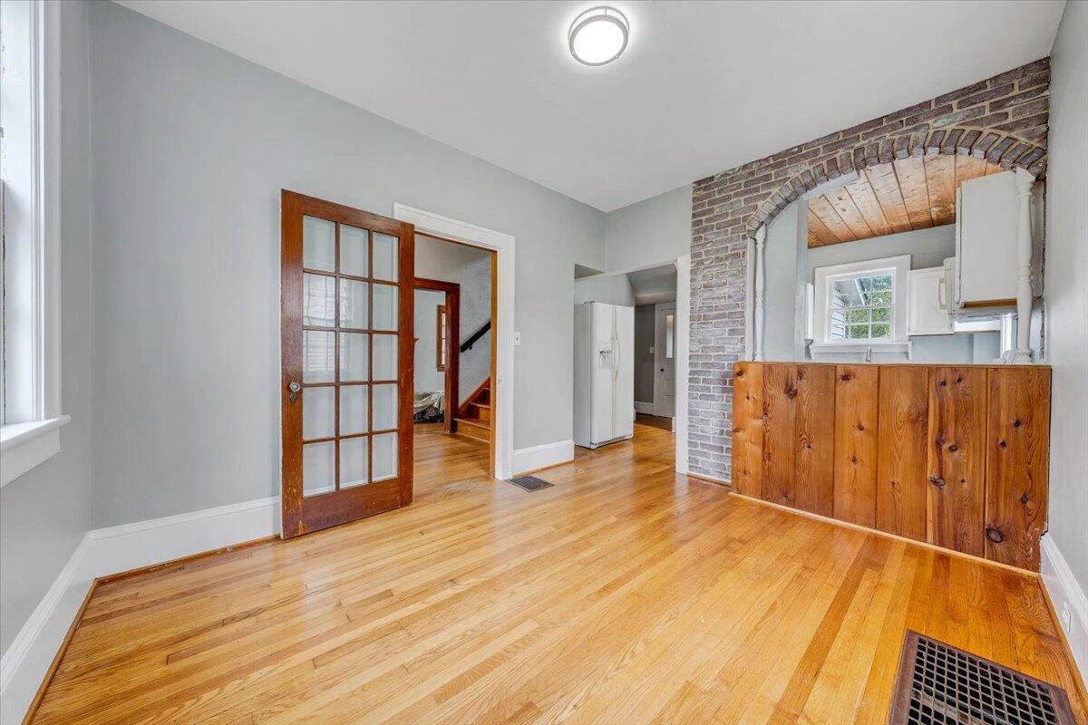 2633 Cedarhurst AVE - Photo 8