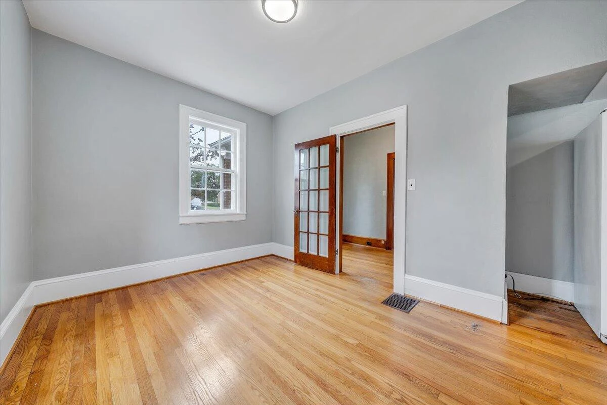 2633 Cedarhurst AVE - Photo 9